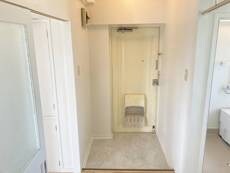 物件内観写真11　(玄関)