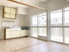 物件内観写真4　(居室・リビング)