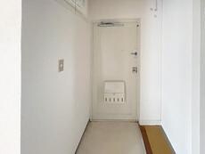 物件内観写真10　(玄関)