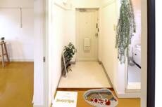 物件内観写真10　(玄関)