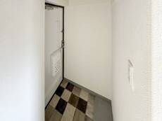 物件内観写真11　(玄関)