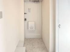 物件内観写真11　(玄関)