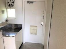 物件内観写真11　(玄関)