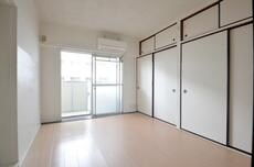 物件内観写真4　(居室・リビング)