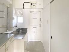 物件内観写真11　(玄関)