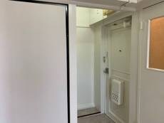 物件内観写真11　(玄関)