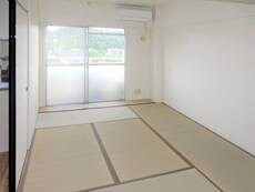 物件内観写真4　(居室・リビング)