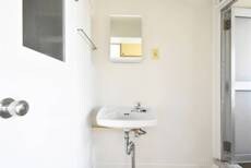 物件内観写真8　(洗面所)