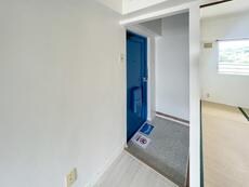 物件内観写真11　(玄関)