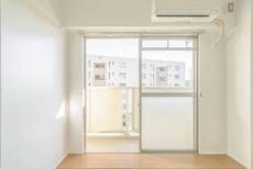 物件内観写真4　(居室・リビング)