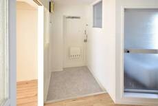 物件内観写真11　(玄関)