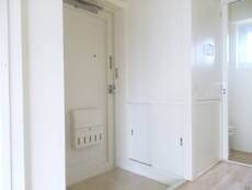 物件内観写真11　(玄関)