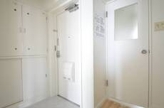 物件内観写真11　(玄関)