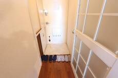 物件内観写真11　(玄関)