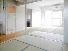 物件内観写真4　(居室・リビング)