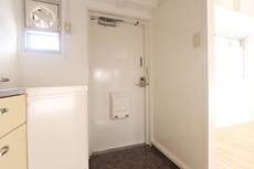 物件内観写真11　(玄関)