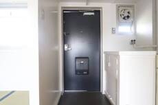 物件内観写真11　(玄関)