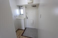 物件内観写真11　(玄関)