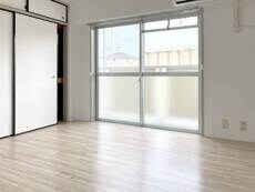 物件内観写真4　(居室・リビング)