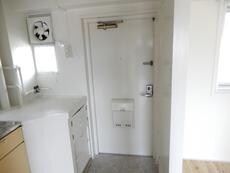 物件内観写真11　(玄関)