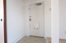 物件内観写真11　(玄関)