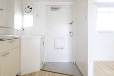 物件内観写真11　(玄関)