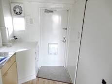 物件内観写真11　(玄関)