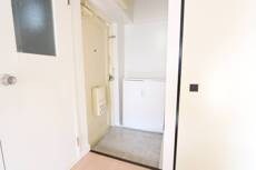 物件内観写真11　(玄関)