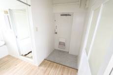 物件内観写真11　(玄関)