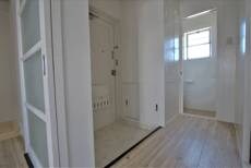 物件内観写真11　(玄関)