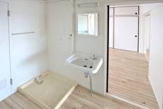 物件内観写真8　(洗面所)