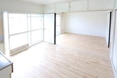 物件内観写真4　(居室・リビング)