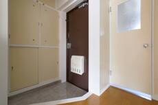 物件内観写真10　(玄関)