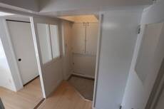 物件内観写真11　(玄関)