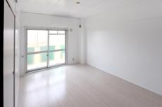 物件内観写真4　(居室・リビング)