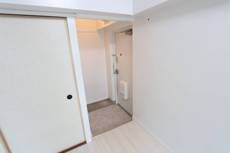 物件内観写真11　(玄関)