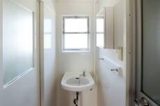 物件内観写真8　(洗面所)