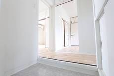 物件内観写真11　(玄関)