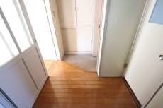 物件内観写真11　(玄関)