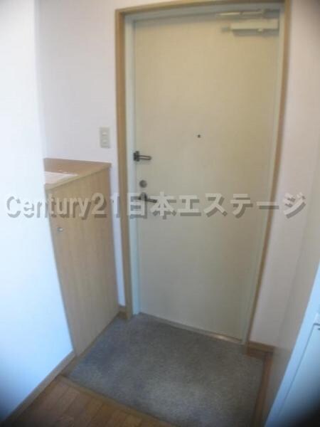物件内観写真14　(シューズ入れ完備です)