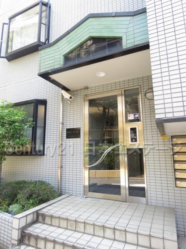 エントランス(安心のオートロック完備です)
