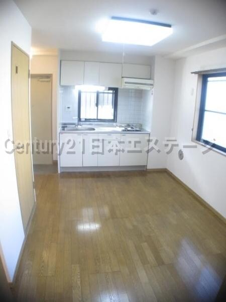 物件内観写真8　(フローリングのお部屋です)