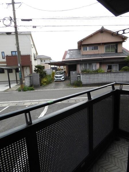 物件内観写真9　(広々バルコニー！)