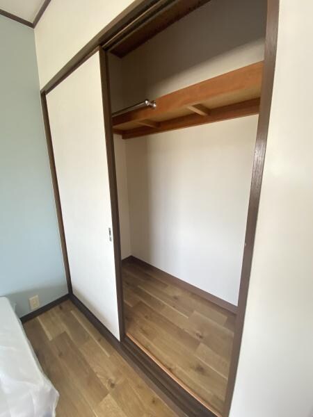 物件内観写真10　(洋室にある収納です。)