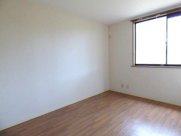 物件内観写真14　(壁が白いので部屋が明るく見えます☆)