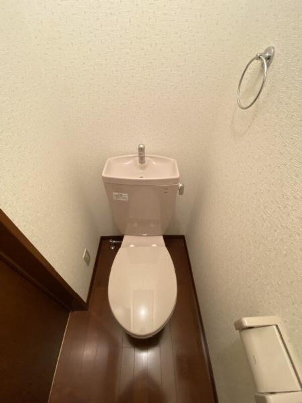 トイレ(清潔感のあるトイレです。)