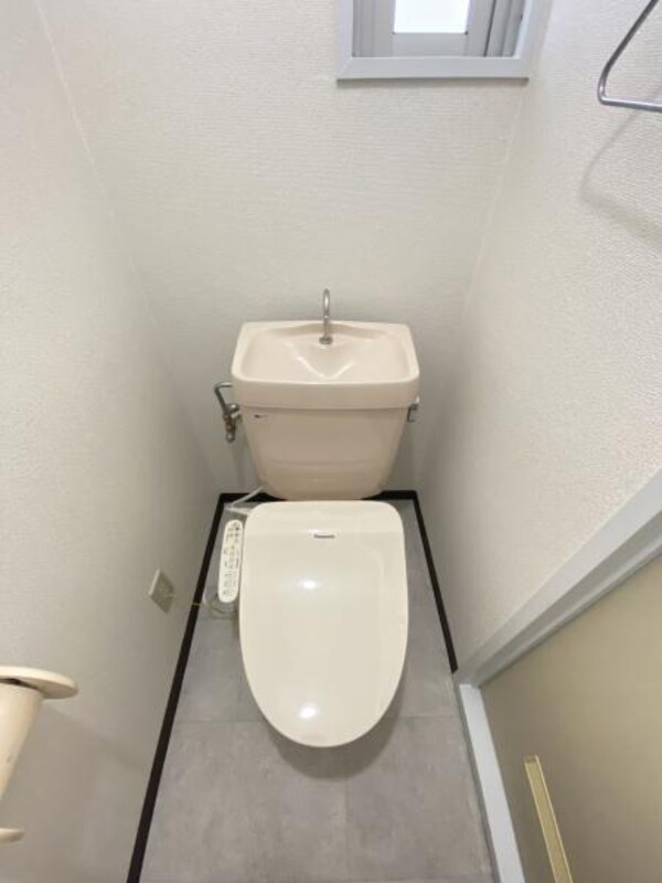 トイレ(温水洗浄便座です！)