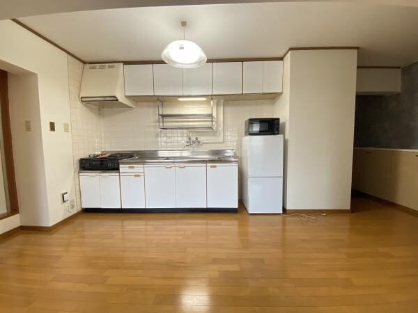 物件内観写真7　(広々キッチンスペース☆)