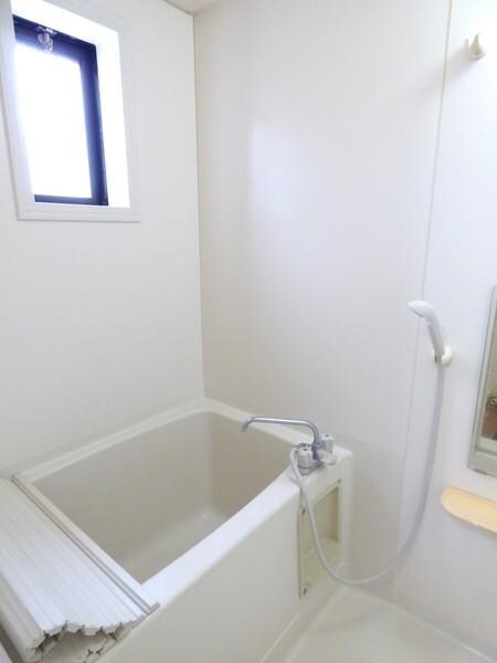 物件内観写真7　(窓があるのでかんきができます☆)