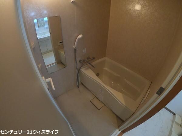 バス／シャワールーム等(写真は同タイプの別のお部屋のものです。)